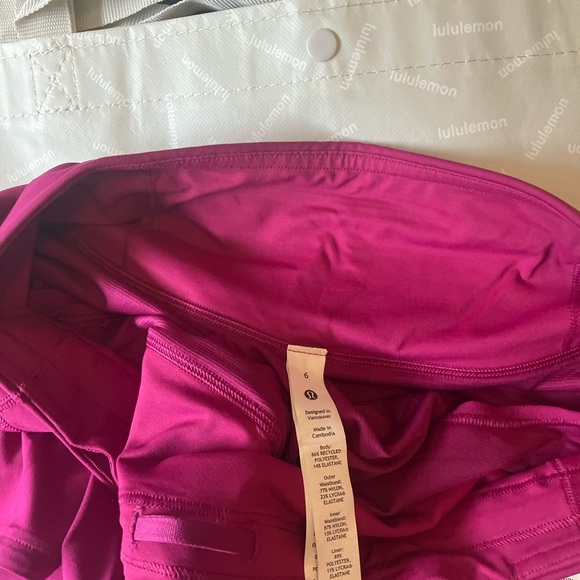 NWT Lululemon Speed Up High Rise Shorts 4", Sz 6, Magenta Purple - Picture 5 of 7